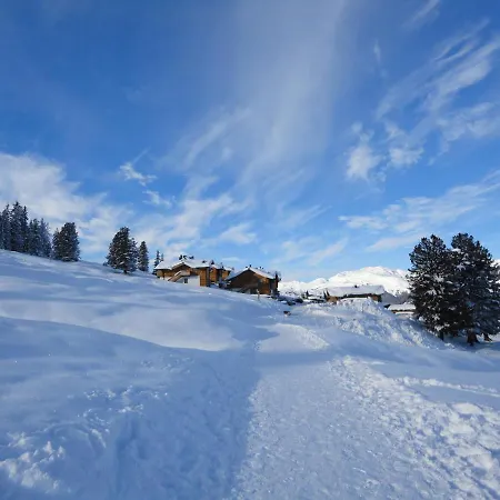Skihuetten Lang Auf 1700 M In Hochkrimml, Zillertal Arena