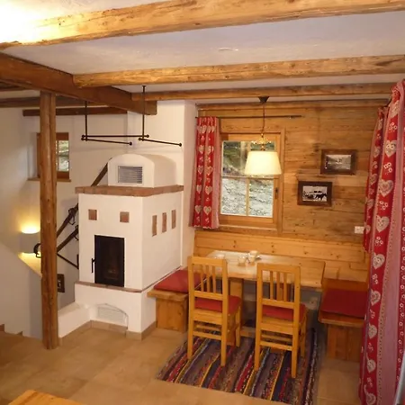 Skihuetten Lang Auf 1700 M In Hochkrimml, Zillertal Arena Krimml