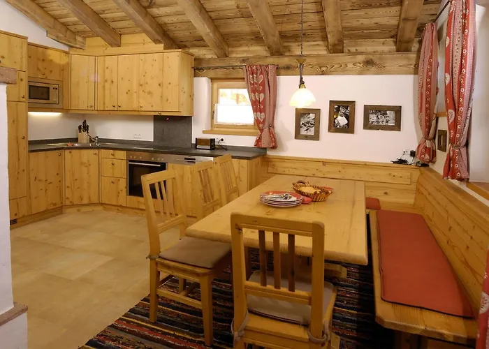 Skihuetten Lang Auf 1700 M In Hochkrimml, Zillertal Arena