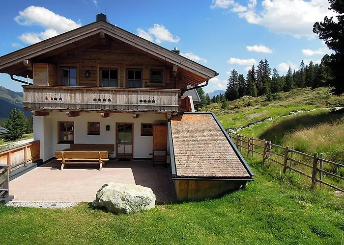 Skihuetten Lang Auf 1700 M In Hochkrimml, Zillertal Arena * Krimml